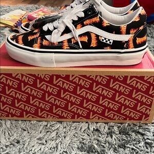 Men’s NIB Vans Skate Old Skool Black and Orange Thrasher Flame Sneakers